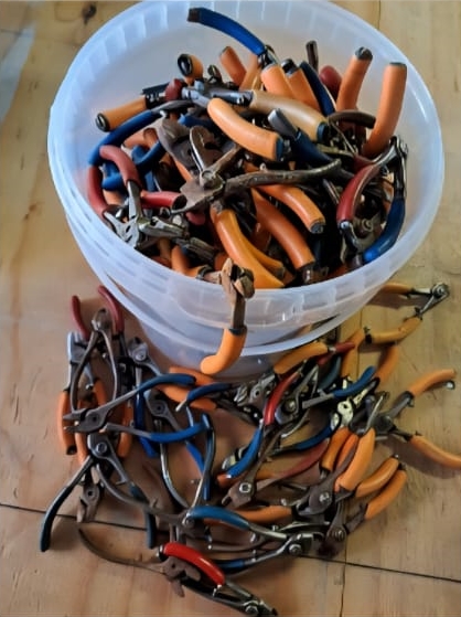 Cissors before